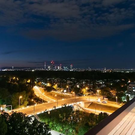 Hoch Hinaus, Neu Und Stilvoll Mit Pool Am Dach Apartment Wina Bagian luar foto