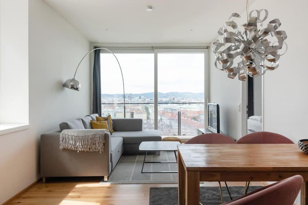 Hoch Hinaus, Neu Und Stilvoll Mit Pool Am Dach Apartment Wina Bagian luar foto