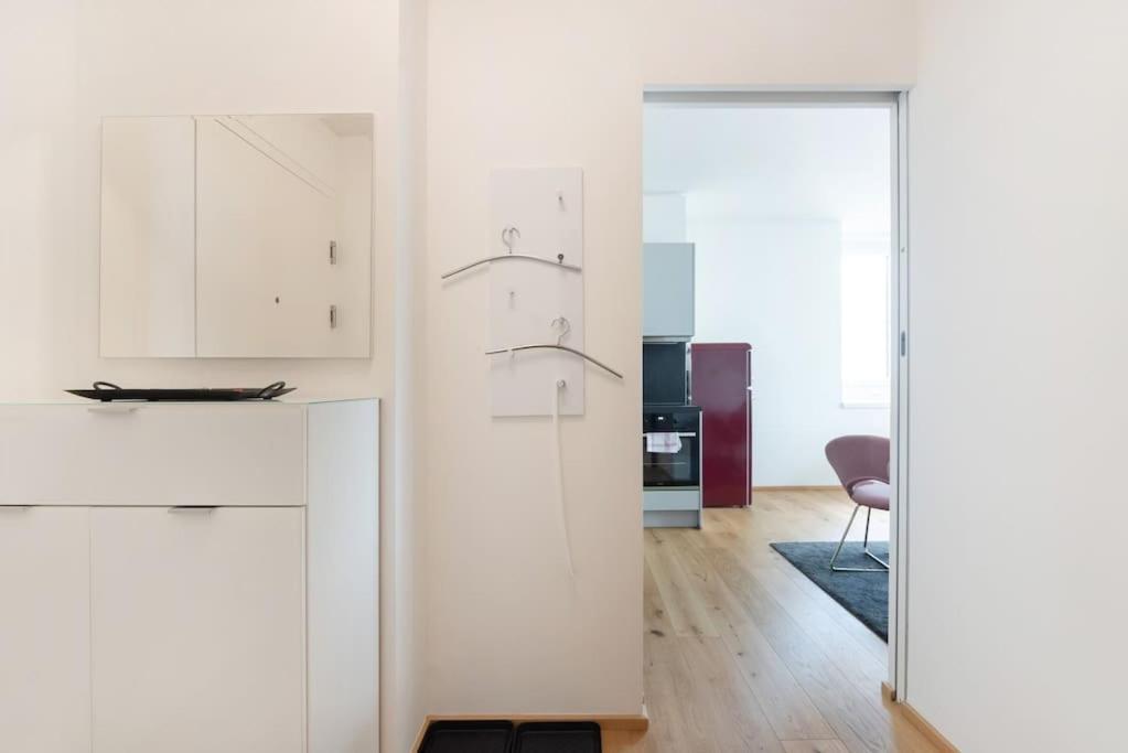 Hoch Hinaus, Neu Und Stilvoll Mit Pool Am Dach Apartment Wina Bagian luar foto