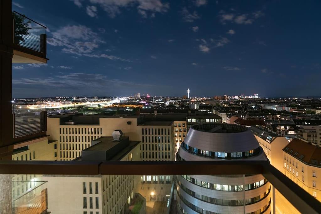 Hoch Hinaus, Neu Und Stilvoll Mit Pool Am Dach Apartment Wina Bagian luar foto