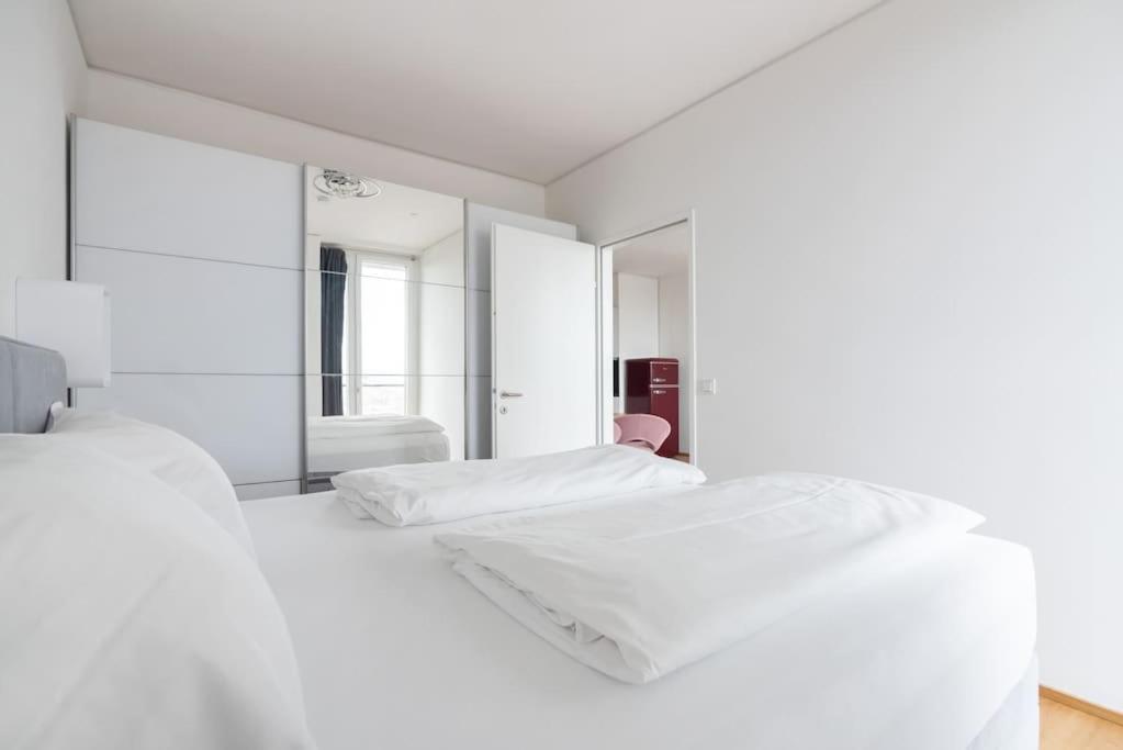 Hoch Hinaus, Neu Und Stilvoll Mit Pool Am Dach Apartment Wina Bagian luar foto