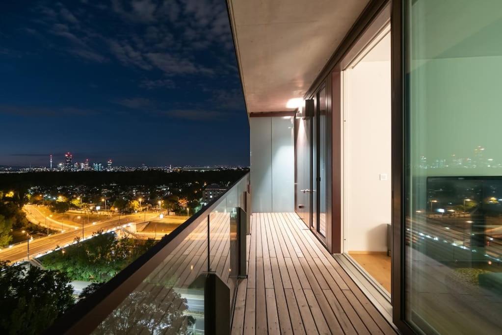 Hoch Hinaus, Neu Und Stilvoll Mit Pool Am Dach Apartment Wina Bagian luar foto